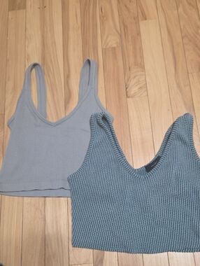 Women’s V-Neck Ribbed Tank Top. 2 Piece Set